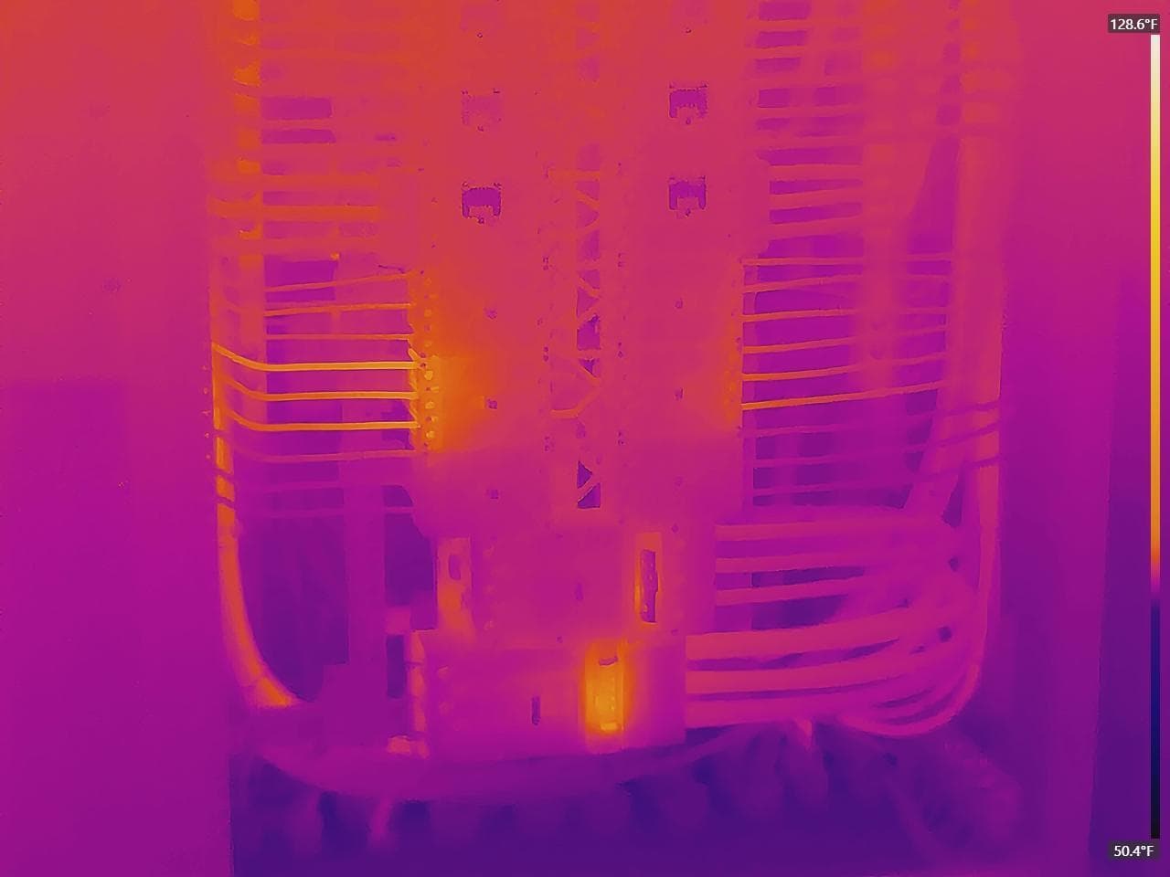 Thermal image: Healthy thermal pattern — 480V distribution panel